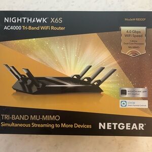 R8000P — Nighthawk X6S AC4000 Tri Band WiFi Router